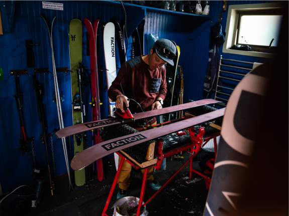 Лятна поддръжка на ските