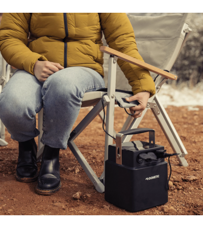 Комплект Преносим Стол Dometic Compact Camp Chair + Затопляща постелка Dometic Camp Personal Heater